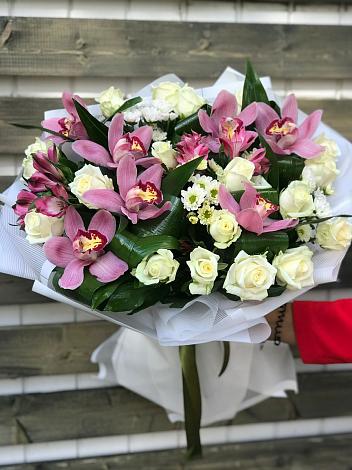 Букет цветов из: Розы и Хризантемы в Курсавке