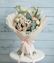 Букет цветов из:  Розы и Лизиантусы в Курсавке