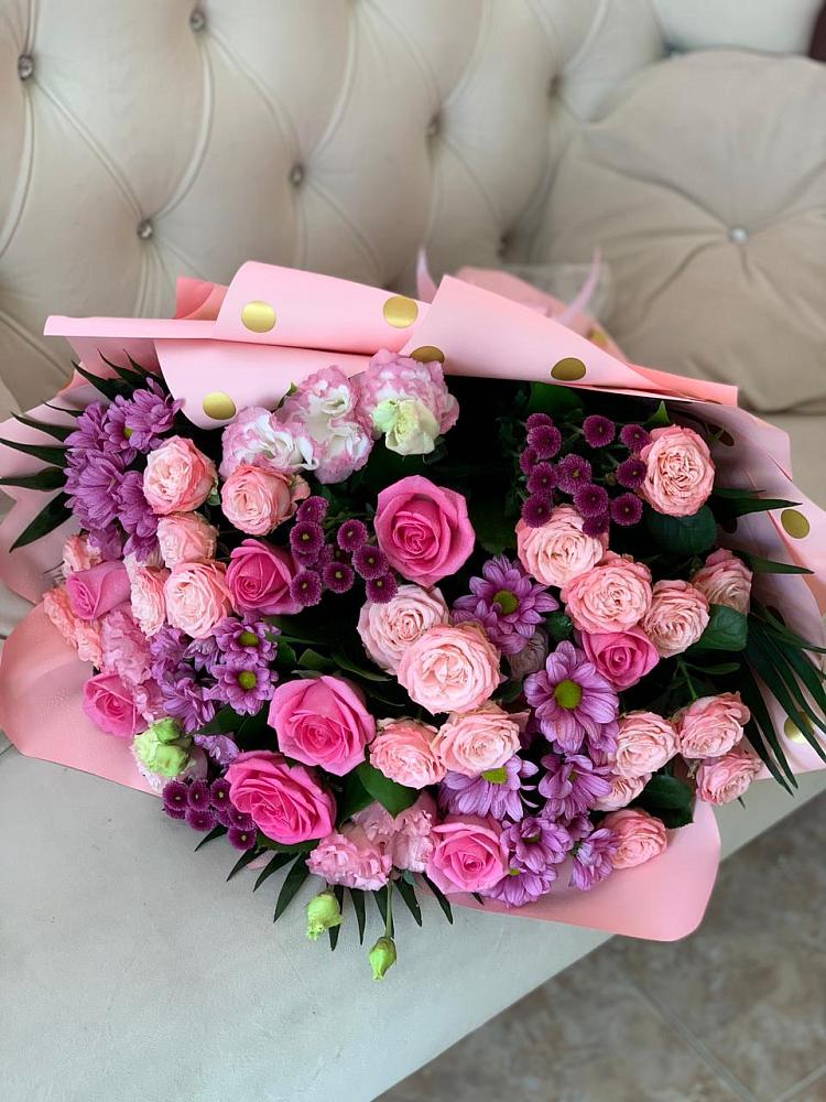 Букет цветов из: Хризантемы, Розы и Лизиантусы в Курсавке