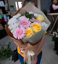 Букет цветов из:  Герберы, Розы и Хризантемы в Курсавке