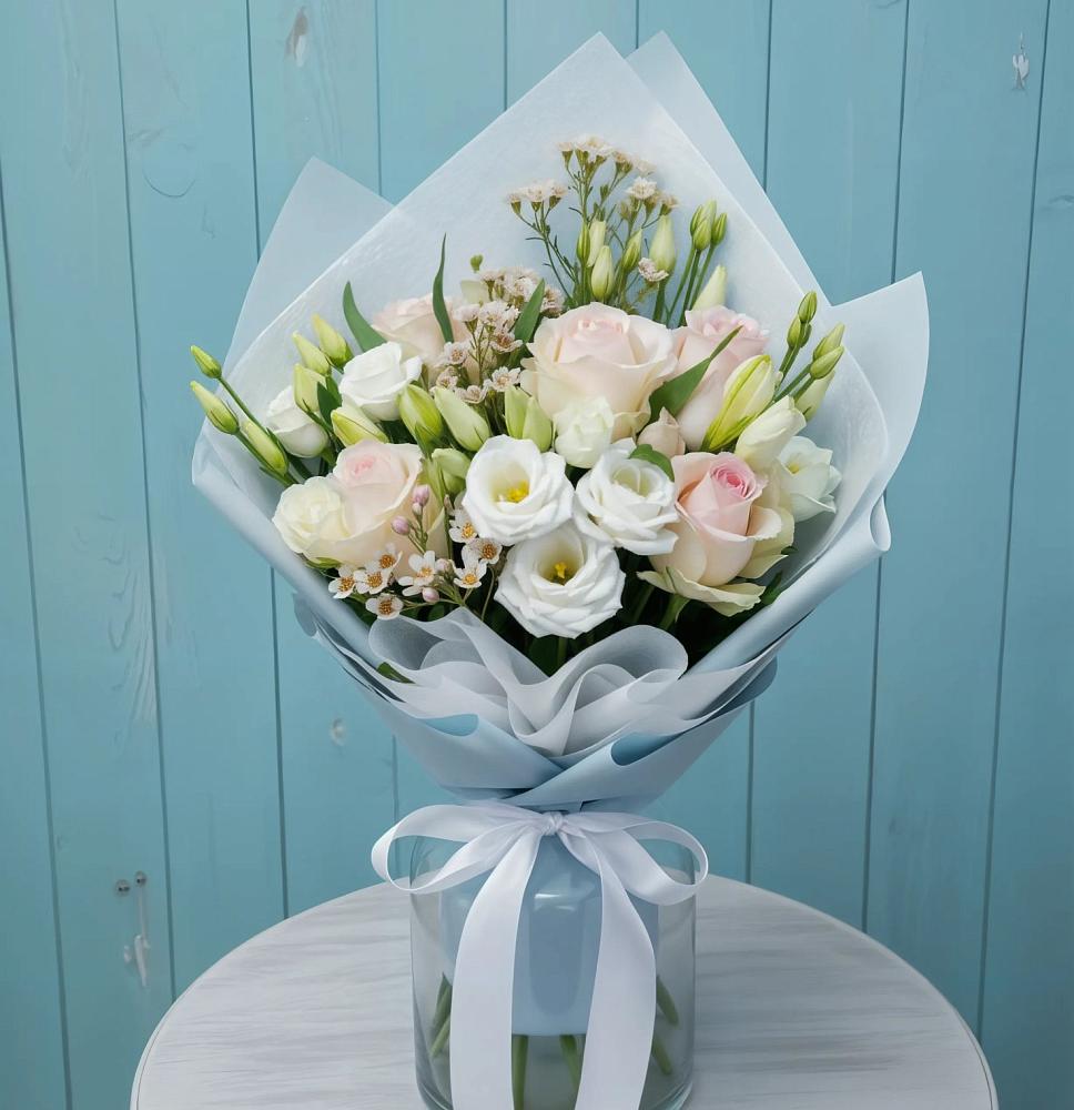 Букет цветов из: Розы и Лизиантусы в Курсавке