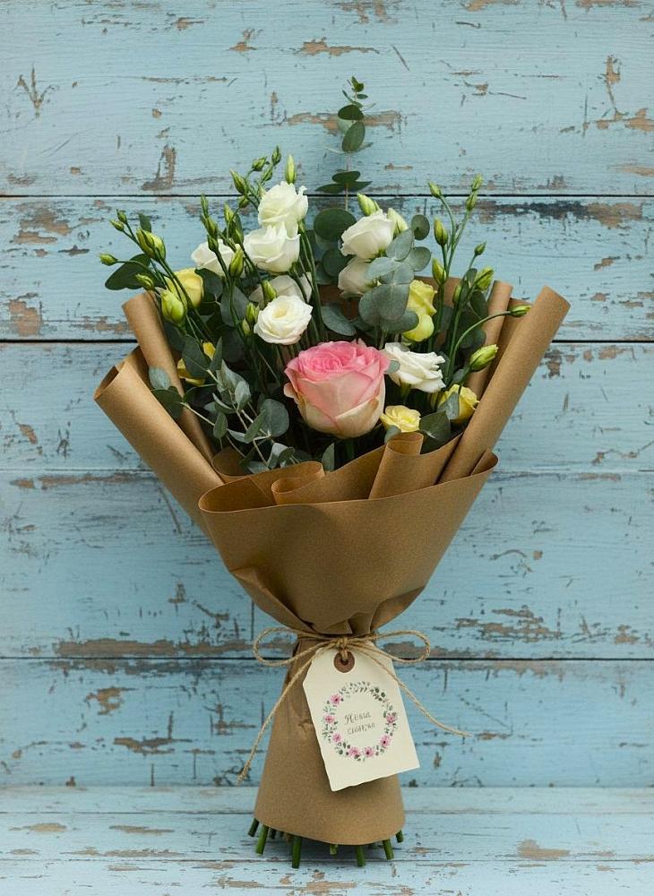 Букет цветов из: Розы и Лизиантусы в Курсавке