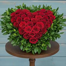 Цветочная композиция из Розы в виде сердца в Курсавке