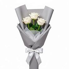 Букет 3 белые розы в Курсавке