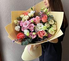 Букет цветов из:  Розы, Лизиантусы и Гвоздики в Курсавке