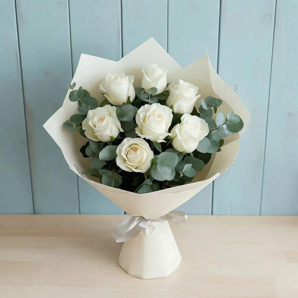 Букет Белые розы в Эвкалипте в Курсавке