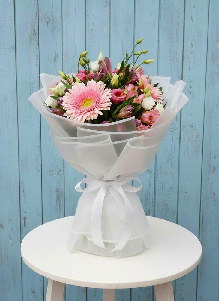 Букет цветов из: Герберы, Альстромерии и Лизиантусы в Курсавке