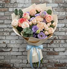 Букет цветов из:  Розы, Лизиантусы и Гвоздики в Курсавке