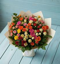 Букет Микс из разноцветных кустовых роз в Курсавке