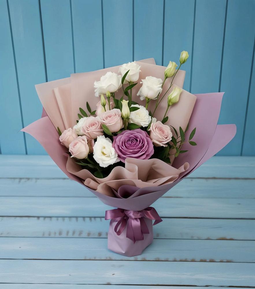 Букет цветов из: Розы и Лизиантусы в Курсавке